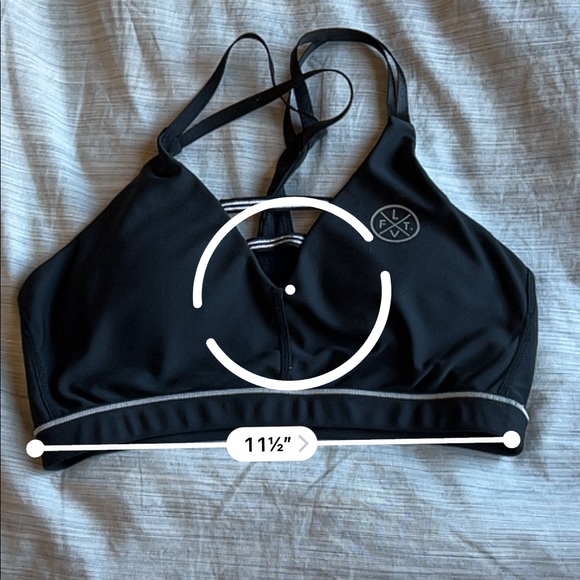 Live Fit Strappy Sports Bra - Picture 5 of 5